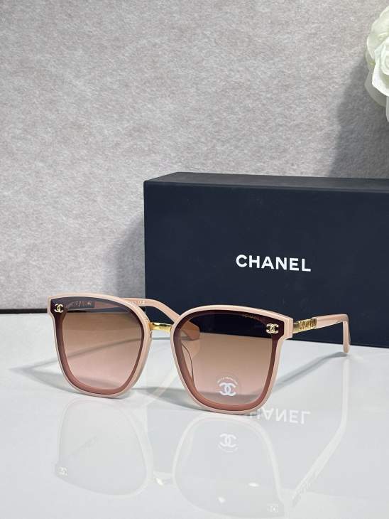 Picture of Chanel Sunglasses _SKUfw79760684fw